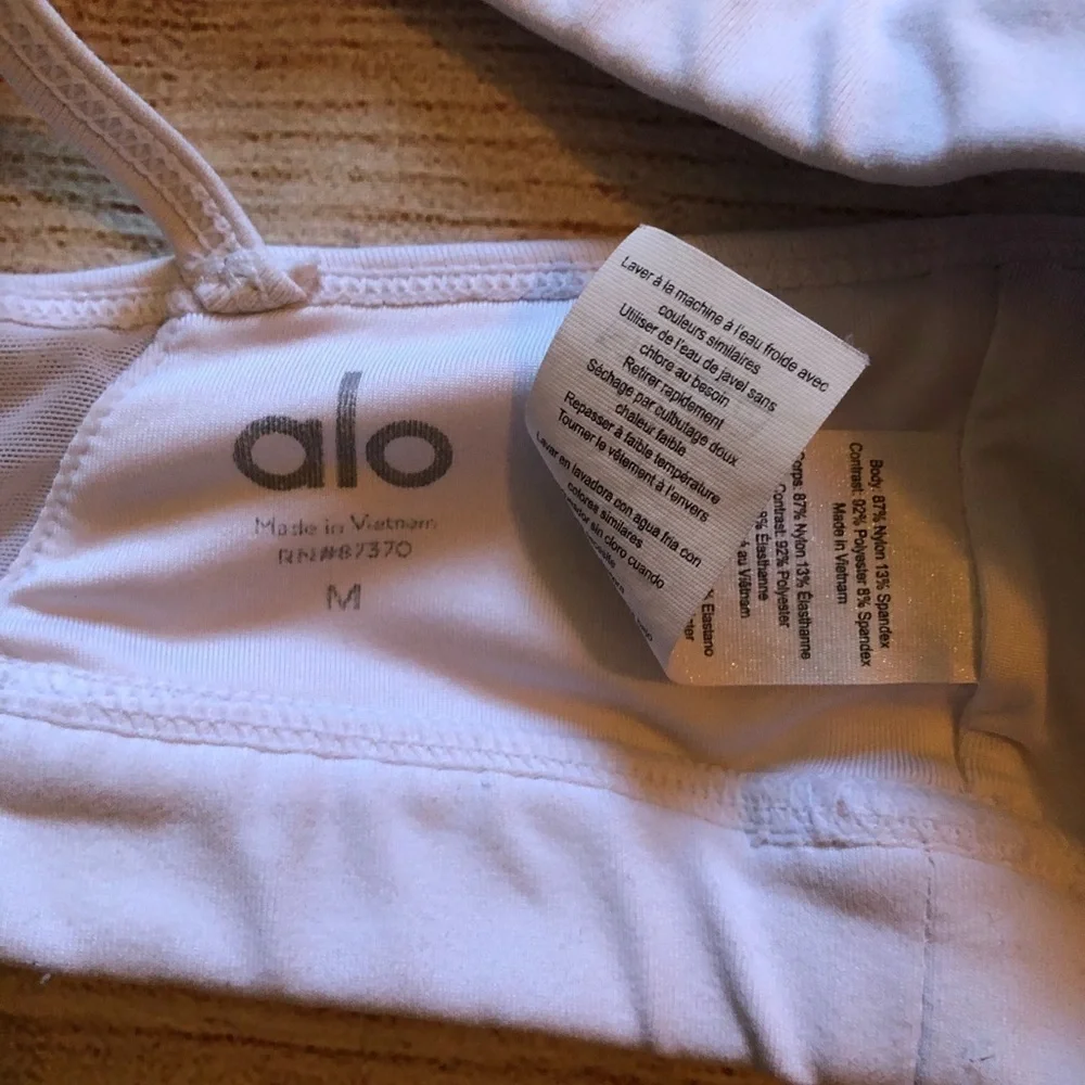 Alo‎ White Sports Bra